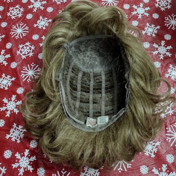 TLC Light Brownish Blonde Wavy Nora Style Wig With 10” Styrofoam Head - Picture 6 of 10